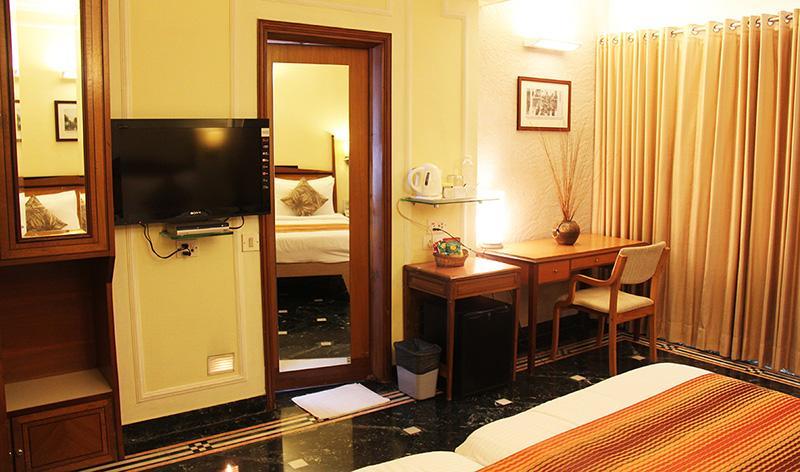 Hiltop Hotel Мумбаи Экстерьер фото
