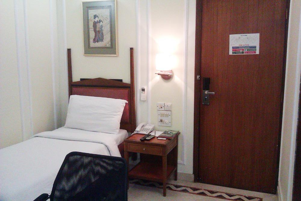 Hiltop Hotel Мумбаи Экстерьер фото
